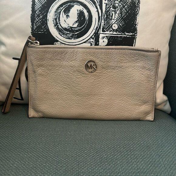 Michael Kors Leather Bone Wristlet - Picture 3 of 7